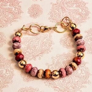 Pink Strawberry Shortcake Velvet Cake Glass Bracelet In Gold Plated
